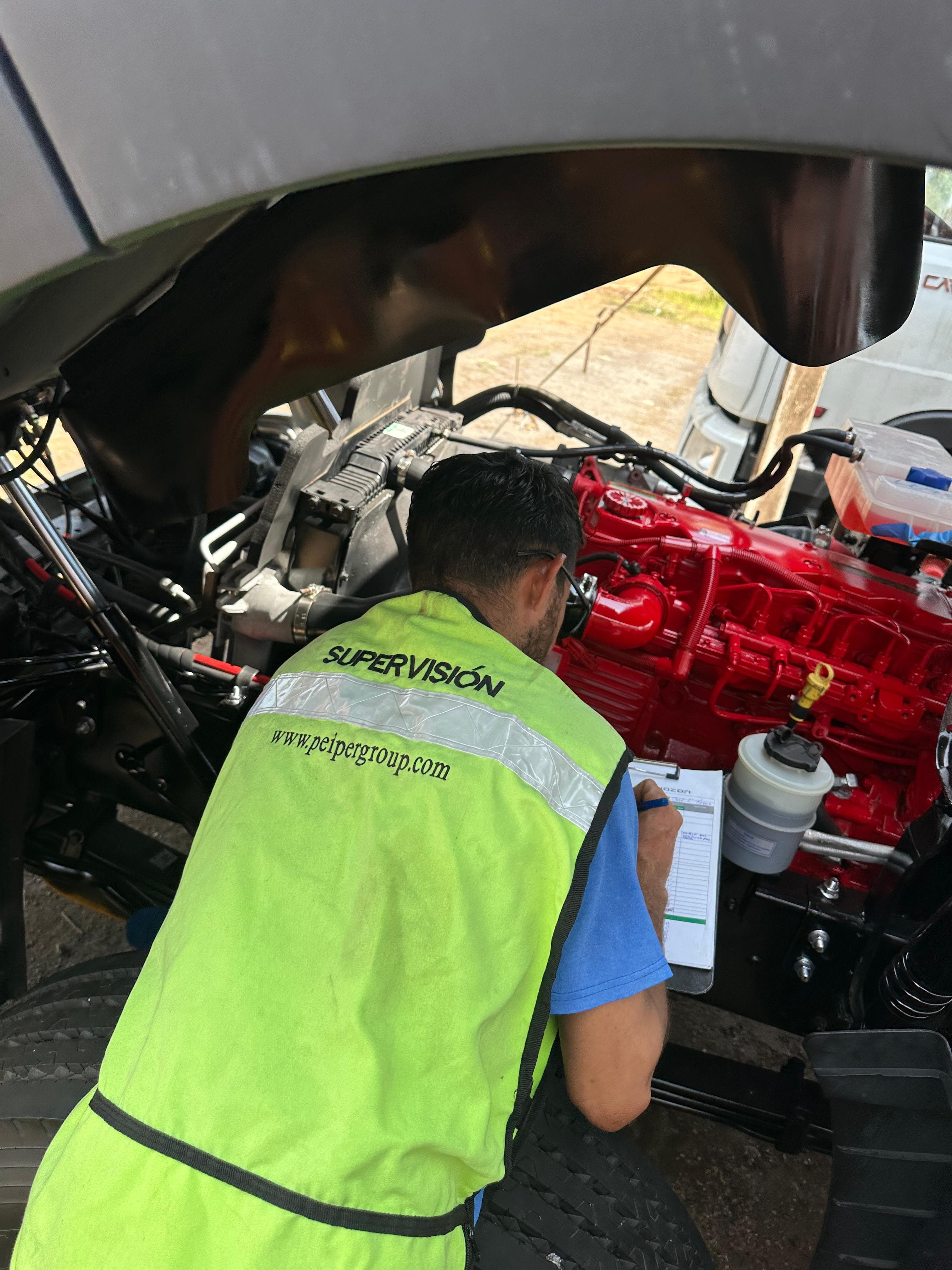 Inspección del compartimento del motor - Verificación mecánica